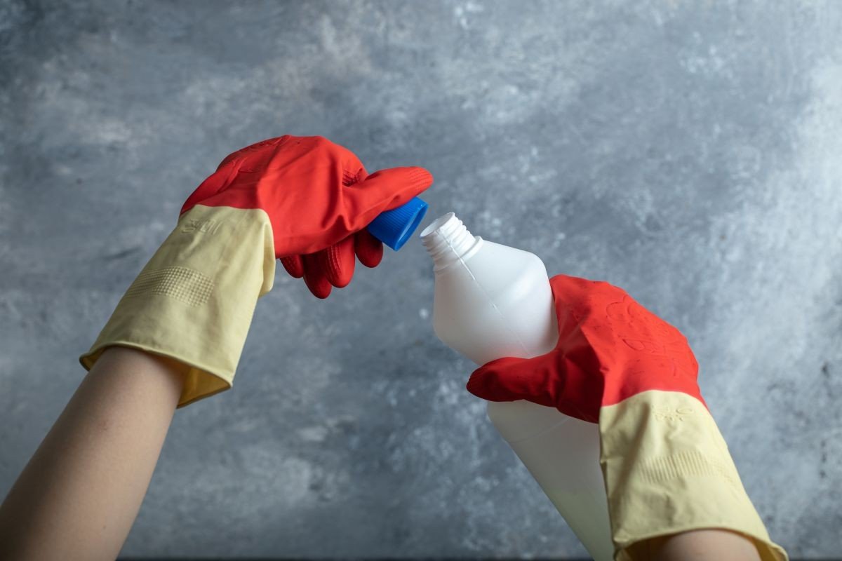 California moves to restrict “severely hazardous” hydrofluoric acid in cleaning products