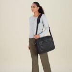 Amazon Basics 15.6 in Laptop Bag with Shoulder Strap and Handle, Large Capacity, Spacious Compartments, Black - Image 3